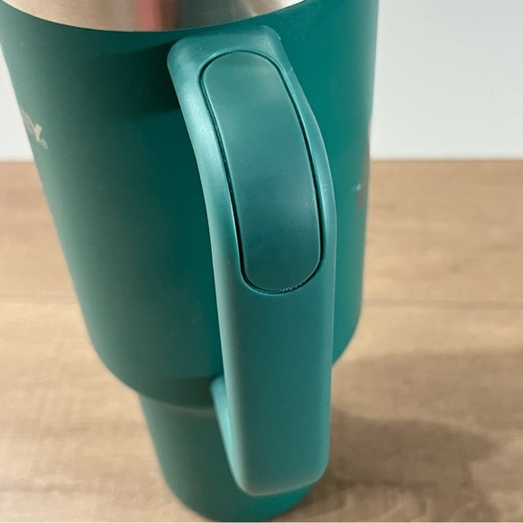 Stanley Quencher 2.0 40oz Flowstate Green Pine Tumbler Straw 11 Hour Cold Hot‎ - Picture 6 of 16